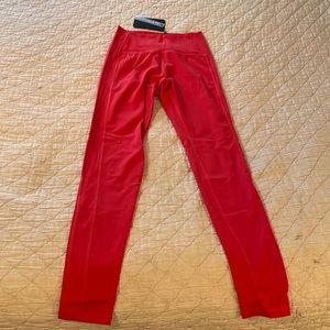 Alphalete pulse kinetic legging